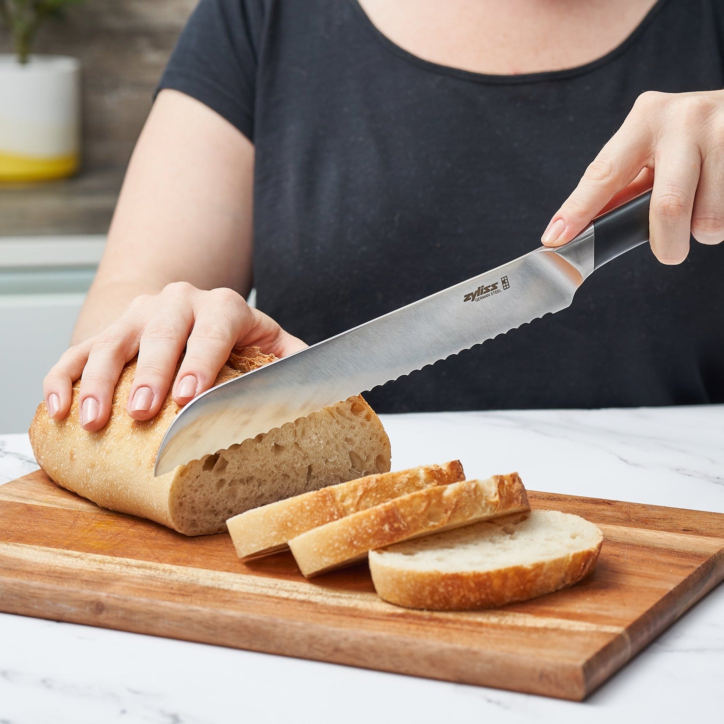 Bread Knife 20cm / 8"