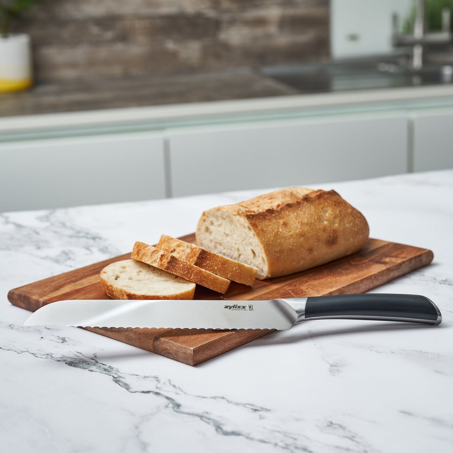 Bread Knife 20cm / 8"